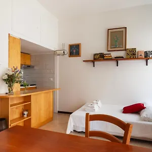 https://studio-flat-near-porta-venezia.it-lombardy.com